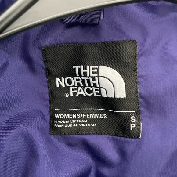 The North Face Women’s Small Jacket Shell Teal with Purple sides - Picture 4 of 10